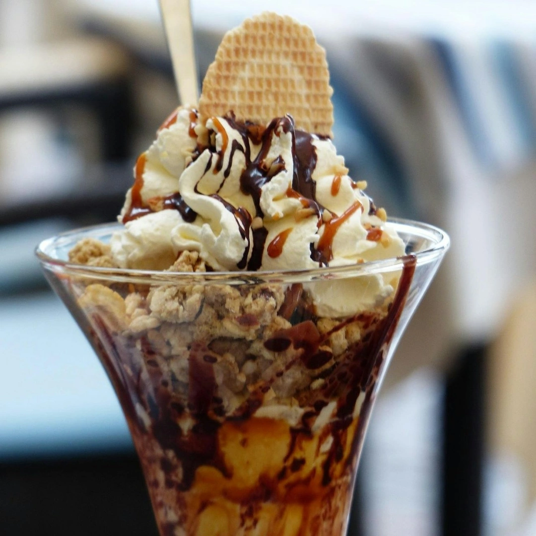 An ice cream sundae